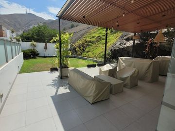 SE ALQUILA BELLO Y AMPLIO DEPARTAMENTO como casa en  CAMACHO , PRIMER PISO  CON PISCINA