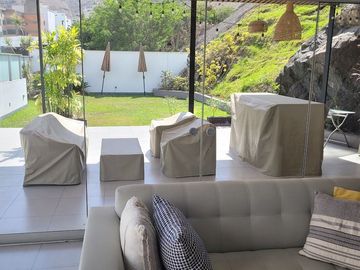 SE ALQUILA BELLO Y AMPLIO DEPARTAMENTO como casa en  CAMACHO , PRIMER PISO  CON PISCINA