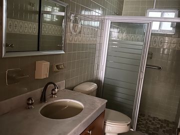 CASA EN VENTA CONTRY LA SILLA UNA PLANTA