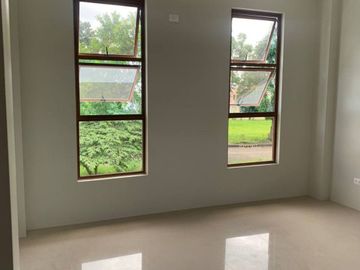 5 Bedroom House and lot in Vista Grande Talisay Cebu
