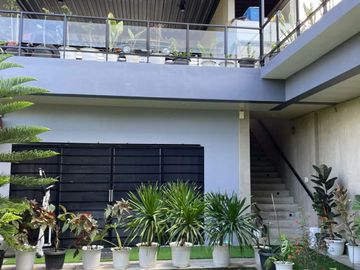 FOR SALE: 5YR OLD MODERN-INDUSTRIAL DESIGN HOUSE AND LOT IN TAGAYTAY CITY