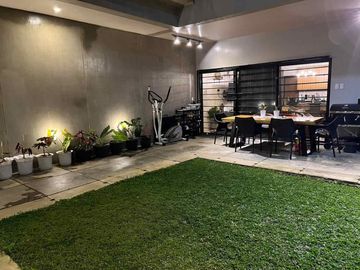 FOR SALE: 5YR OLD MODERN-INDUSTRIAL DESIGN HOUSE AND LOT IN TAGAYTAY CITY