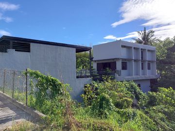 FOR SALE: 5YR OLD MODERN-INDUSTRIAL DESIGN HOUSE AND LOT IN TAGAYTAY CITY