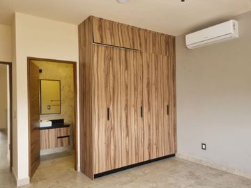 CASA EN VENTA RESIDENCIAL VÍA CUMBRES MODELO VIENTO, AV. HUAYACÁN, CANCUN , Q. ROO.
