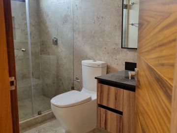 CASA EN VENTA RESIDENCIAL VÍA CUMBRES MODELO VIENTO, AV. HUAYACÁN, CANCUN , Q. ROO.