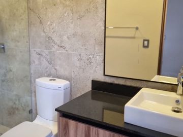 CASA EN VENTA RESIDENCIAL VÍA CUMBRES MODELO VIENTO, AV. HUAYACÁN, CANCUN , Q. ROO.
