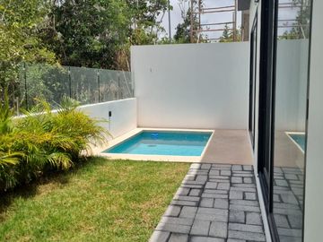 CASA EN VENTA RESIDENCIAL VÍA CUMBRES MODELO VIENTO, AV. HUAYACÁN, CANCUN , Q. ROO.