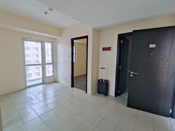 Rent to Own Condo in Pasig 2 Bedroom Unit with balcony RFO The Rochester Garden near BGC Makati