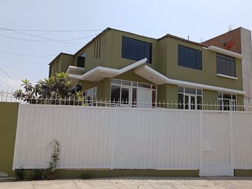 VENDO EXCELENTE CASA