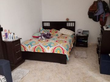 SE VENDE CASA MULTIFAMILIAR EN EL BARRIO EL DESCANSO