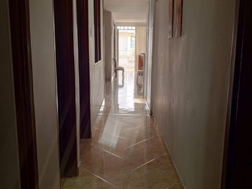 SE VENDE CASA MULTIFAMILIAR EN EL BARRIO EL DESCANSO