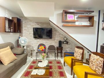 SE VENDE CASA MULTIFAMILIAR EN EL BARRIO EL DESCANSO