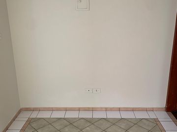 Alquilo minidepartamento en San Borja.