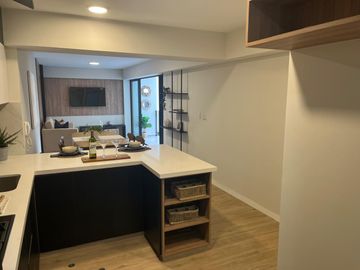 VENDO BONITO DPTO DE ESTRENO EN MIRAFLORES CON AREA SOCIAL TERRAZA, PARRILLAS, PISCINA, BAR, SALA DE NIÑOS