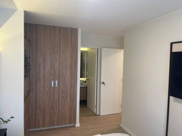 VENDO BONITO DPTO DE ESTRENO EN MIRAFLORES CON AREA SOCIAL TERRAZA, PARRILLAS, PISCINA, BAR, SALA DE NIÑOS