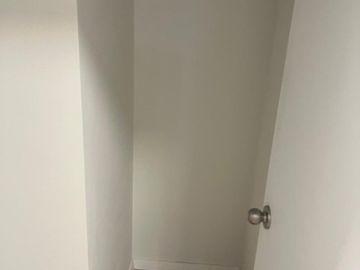 VENDO BONITO DPTO DE ESTRENO EN MIRAFLORES CON AREA SOCIAL TERRAZA, PARRILLAS, PISCINA, BAR, SALA DE NIÑOS