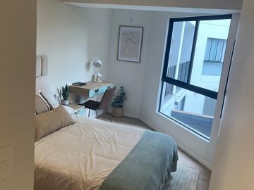 VENDO BONITO DPTO DE ESTRENO EN MIRAFLORES CON AREA SOCIAL TERRAZA, PARRILLAS, PISCINA, BAR, SALA DE NIÑOS