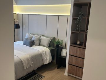 VENDO BONITO DPTO DE ESTRENO EN MIRAFLORES CON AREA SOCIAL TERRAZA, PARRILLAS, PISCINA, BAR, SALA DE NIÑOS