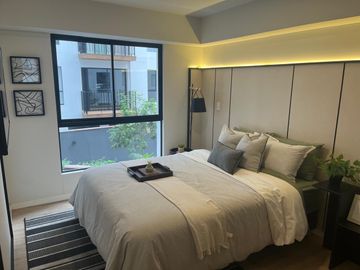 VENDO BONITO DPTO DE ESTRENO EN MIRAFLORES CON AREA SOCIAL TERRAZA, PARRILLAS, PISCINA, BAR, SALA DE NIÑOS