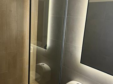 VENDO BONITO DPTO DE ESTRENO EN MIRAFLORES CON AREA SOCIAL TERRAZA, PARRILLAS, PISCINA, BAR, SALA DE NIÑOS