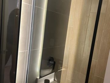 VENDO BONITO DPTO DE ESTRENO EN MIRAFLORES CON AREA SOCIAL TERRAZA, PARRILLAS, PISCINA, BAR, SALA DE NIÑOS