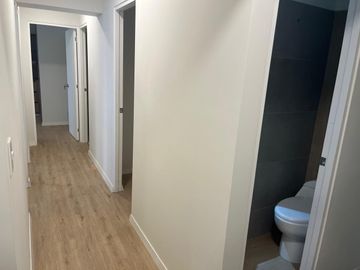 VENDO BONITO DPTO DE ESTRENO EN MIRAFLORES CON AREA SOCIAL TERRAZA, PARRILLAS, PISCINA, BAR, SALA DE NIÑOS