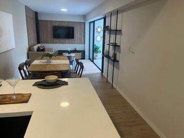 VENDO BONITO DPTO DE ESTRENO EN MIRAFLORES CON AREA SOCIAL TERRAZA, PARRILLAS, PISCINA, BAR, SALA DE NIÑOS