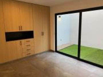 VENTA CASA EN LOMAS DE JURIQUILLA CON RECAMARA EN PB