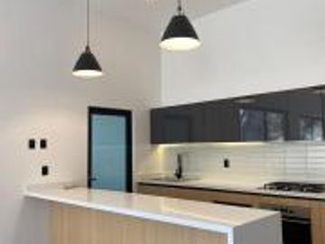 VENTA CASA EN LOMAS DE JURIQUILLA CON RECAMARA EN PB
