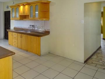 Vendo Departamento Av. Urdesa centra   1piso alto