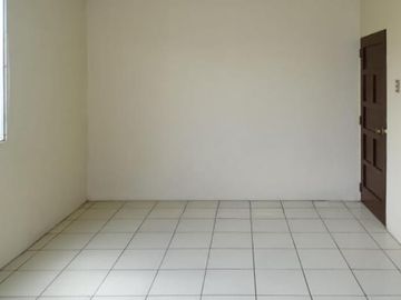 Vendo Departamento Av. Urdesa centra   1piso alto