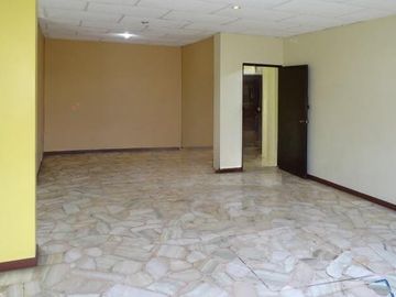 Vendo Departamento Av. Urdesa centra   1piso alto