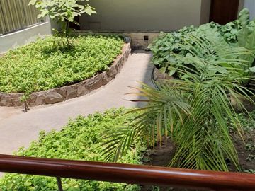 SE VENDE LINDO DEPARTAMENTO DE 105 M2 , CERCA A COLEGIOS EN VALLE HERMOSO. SURCO