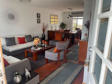 Vendo Casa  de 3 Dormitorios  Dentro de Conjunto en el Sector de la Embajada Americana