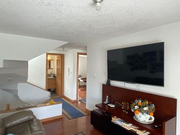 Vendo Casa  de 3 Dormitorios  Dentro de Conjunto en el Sector de la Embajada Americana