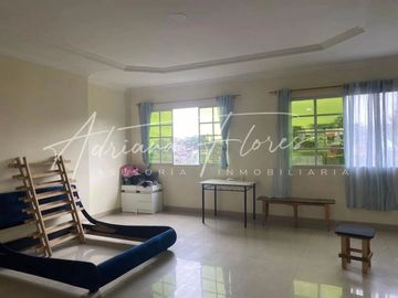 Urbanor Av Las Aguas Norte Guayaquil Casa Rentera Tres Pisos