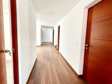 Dúplex de Lujo en San Borja: Exclusividad y Confort en la Mejor Ubicación