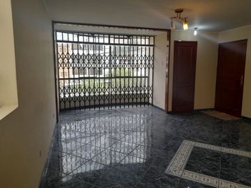 Departamento En Venta Espacioso Y Luminoso En Los Fresnos - La Molina