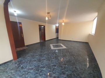 Departamento En Venta Espacioso Y Luminoso En Los Fresnos - La Molina