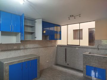 Departamento En Venta Espacioso Y Luminoso En Los Fresnos - La Molina