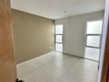 Casa  Nueva en  Venta con 4 Recamaras / 1 Recamara PB en Lomas de Juriquilla