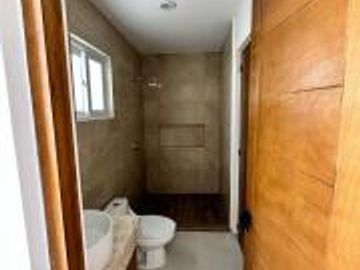 Casa  Nueva en  Venta con 4 Recamaras / 1 Recamara PB en Lomas de Juriquilla