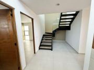 Casa  Nueva en  Venta con 4 Recamaras / 1 Recamara PB en Lomas de Juriquilla