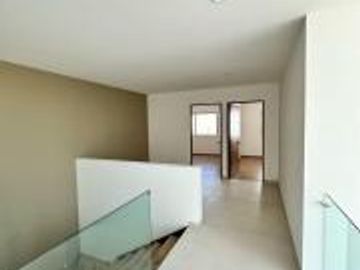 Casa  Nueva en  Venta con 4 Recamaras / 1 Recamara PB en Lomas de Juriquilla