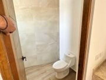 Casa  Nueva en  Venta con 4 Recamaras / 1 Recamara PB en Lomas de Juriquilla