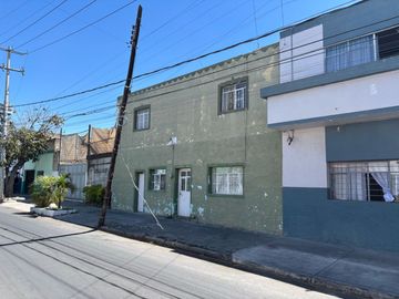 CASA EN QUINTA VELARDE, GUADALAJARA, A UNAS CUADRAS DE FORUM