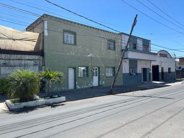 CASA EN QUINTA VELARDE, GUADALAJARA, A UNAS CUADRAS DE FORUM
