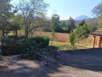 Rancho 4.8 has en venta a pie de carretera en Michoacán.