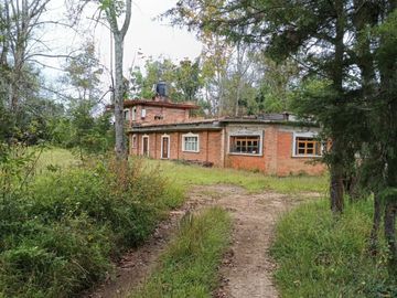 Rancho 4.8 has en venta a pie de carretera en Michoacán.