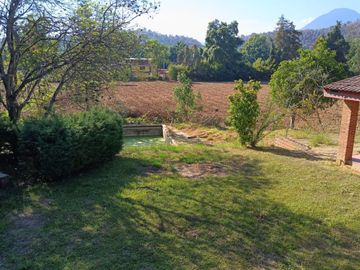 Rancho 4.8 has en venta a pie de carretera en Michoacán.